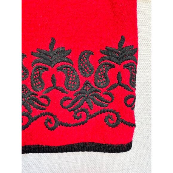 Carroll Reed Womens Wool Vest XL Red & Black Embroidered Design - Picture 7 of 10